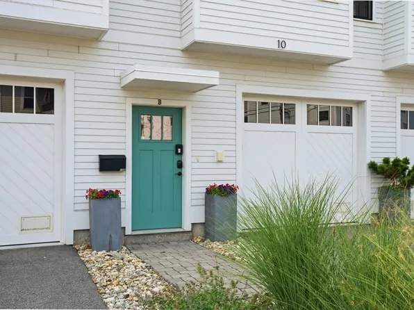 10-10B Berkley Rd, Hull, MA 02045