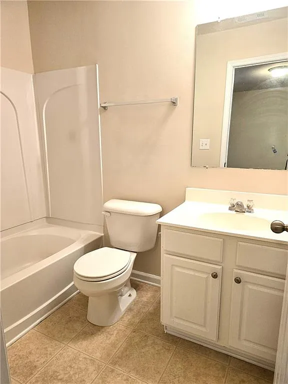 4 bed, 3.5 bath, 1860 sqft, $2,150 — Photo 4