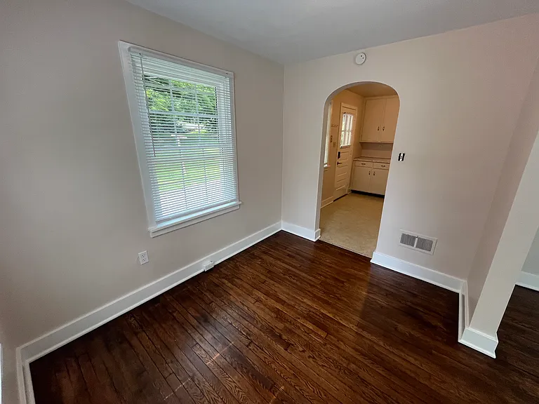 202 Maple Ln — Photo 7