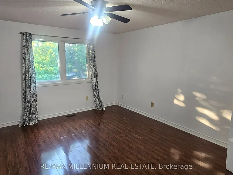 32 Abelard Ave #UPPER — Photo 16