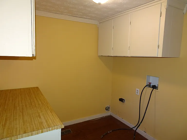 108 Center St — Photo 16