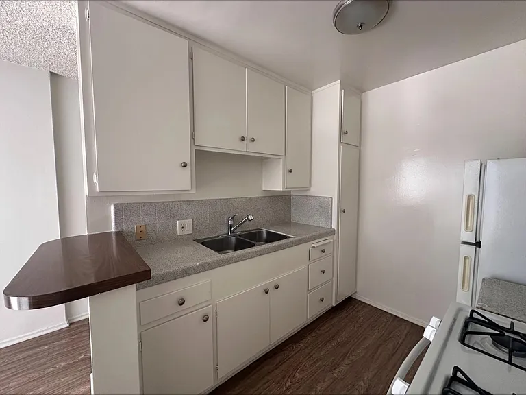 1953 Overland Ave #3 — Photo 12