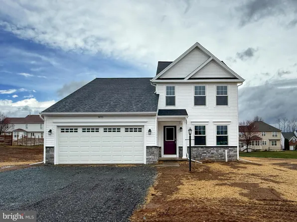 5893 Buchanan Dr, Mercersburg, PA 17236