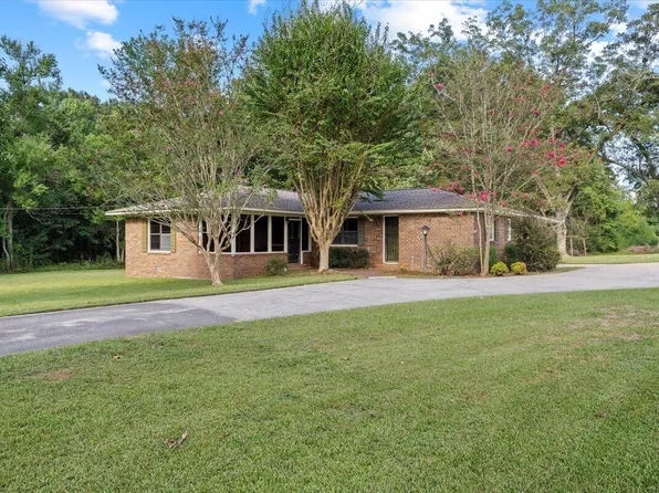 104 Pine St, Sumrall, MS 39482