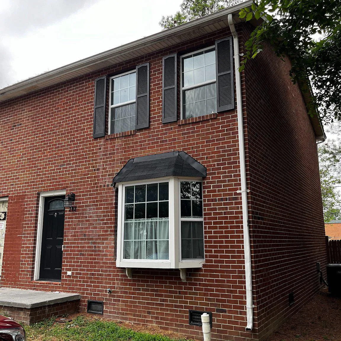 3 bed, 1.5 bath, 1200 sqft, $1,750 — Photo 1