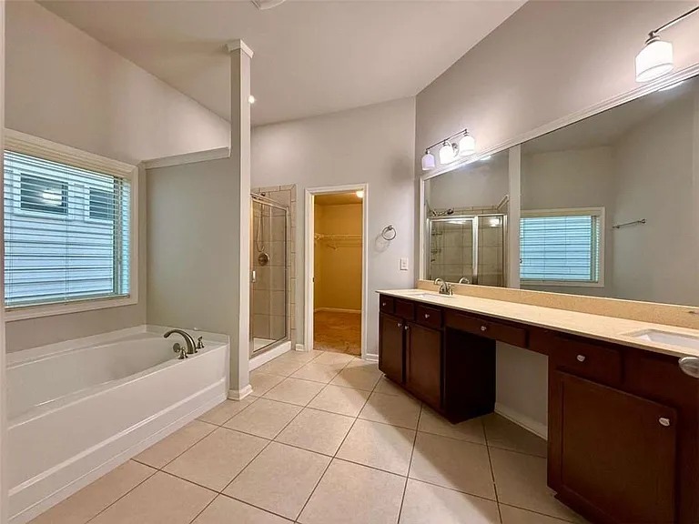 5115 Breezewood Cir — Photo 25
