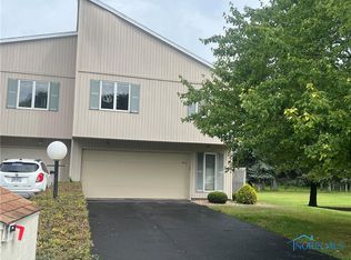 64 River Run Dr #J, Fremont, OH
