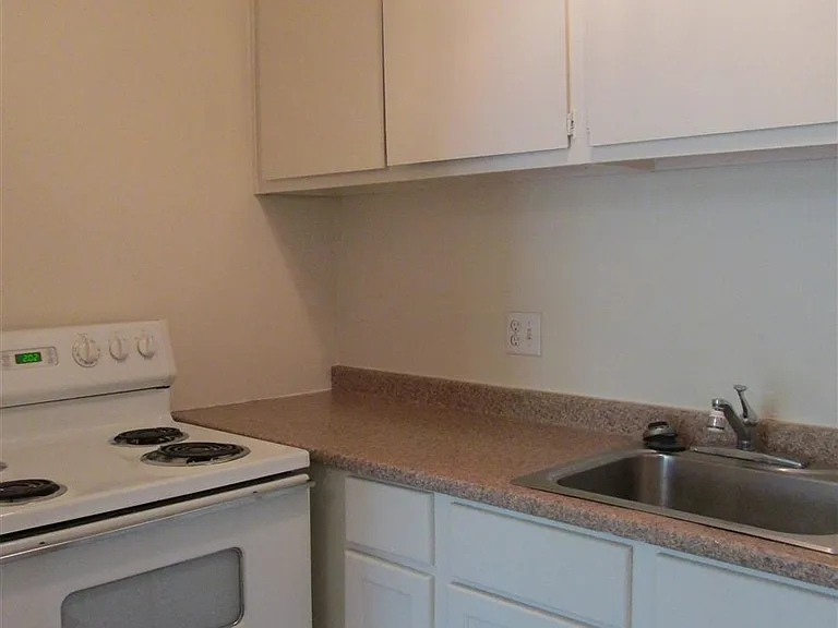 404 W Forest Ave — Photo 6