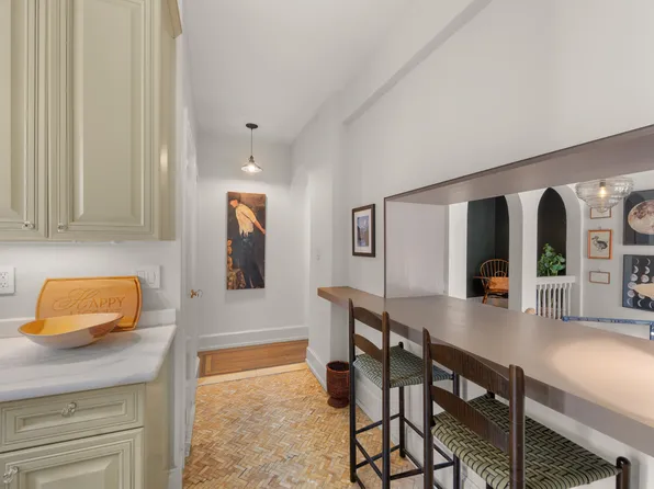 29 East 9th Street image 8 of 11