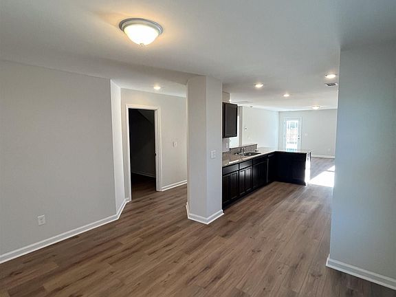 5th image of 1086 Begonia Dr