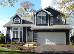 110 Autumn Ridge Rd, Bedminster, NJ 07921