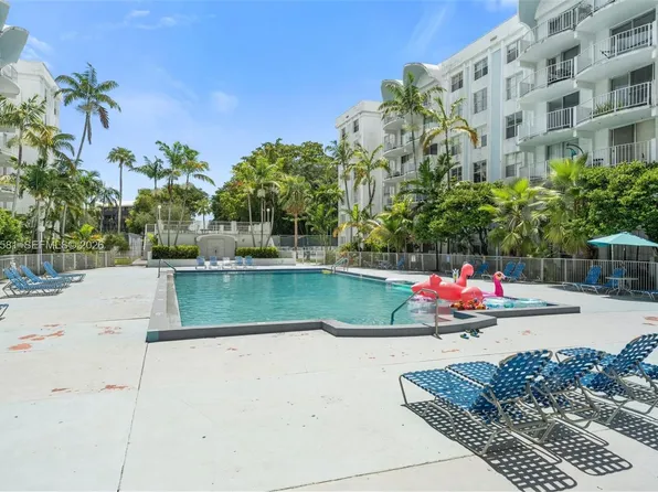 482 NW 165th Street Rd APT A605, Miami, FL 33169