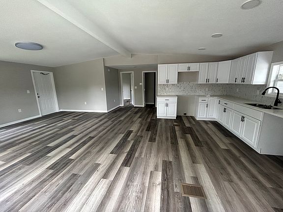3rd image of 46 Morganthau Dr