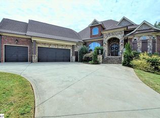 819 E Heathland Dr, Inman, SC 29349