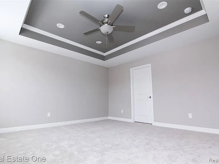 2466 Eastern Ave — Photo 9