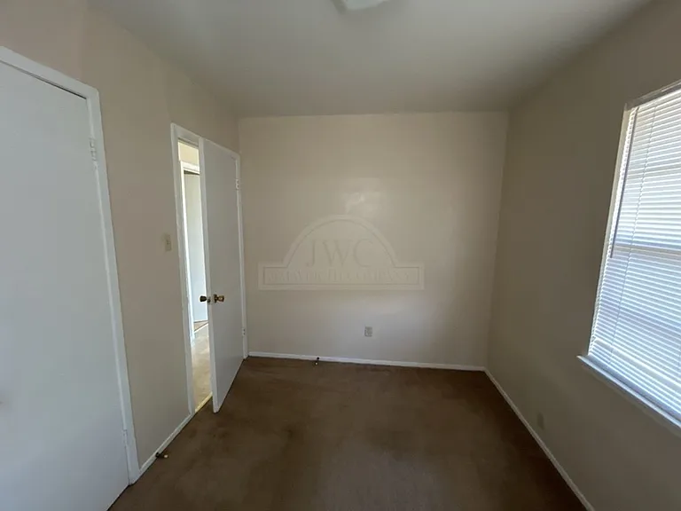 1406 Bundrant Dr — Photo 17