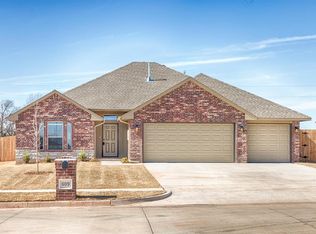 609 N Fox Way, Mustang, OK 73064