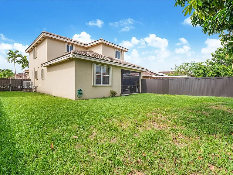 21471 SW 89th Ct — Photo 15