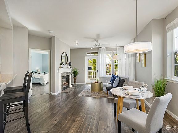 4th image of 19833 NE Arbutus Court #100