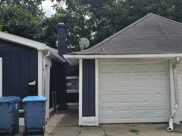 949 E Benton St, Aurora, IL 60505