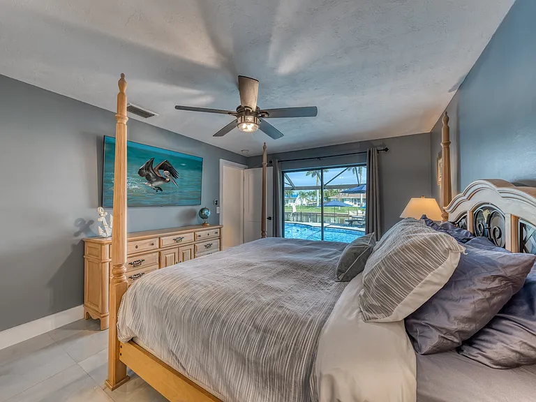 SE 1st Pl — Photo 17
