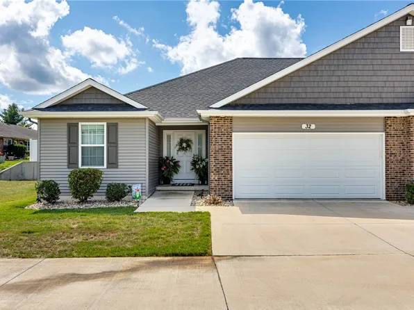 105 E Hendelmeyer Ave #32, Effingham, IL 62401