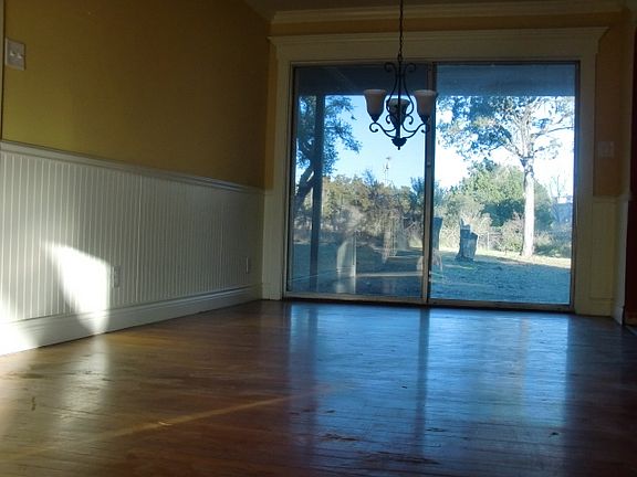 4th image of 256 Kerlick Ln