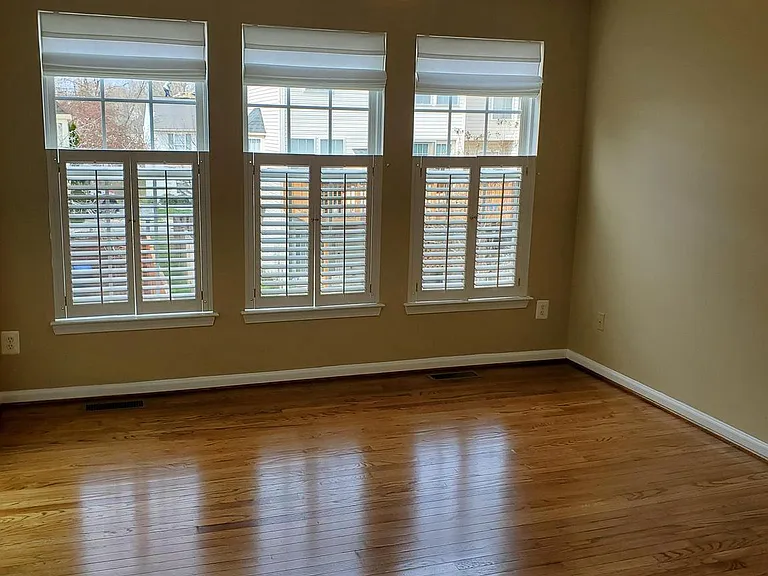 4940 Marshlake Ln — Photo 3