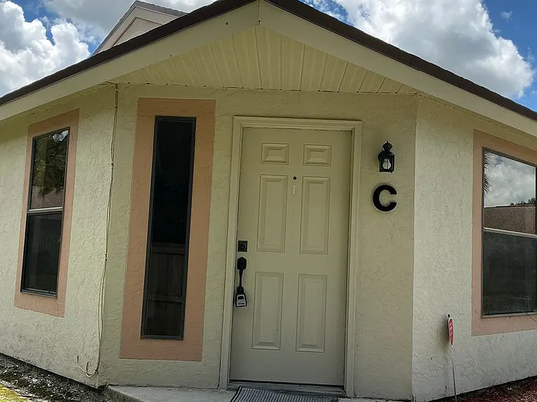 2820 Stoneway Ln — Photo 1
