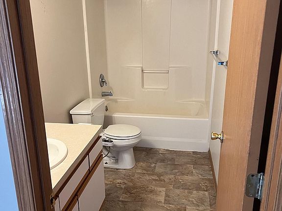 2nd image of 1422 N Glancey St