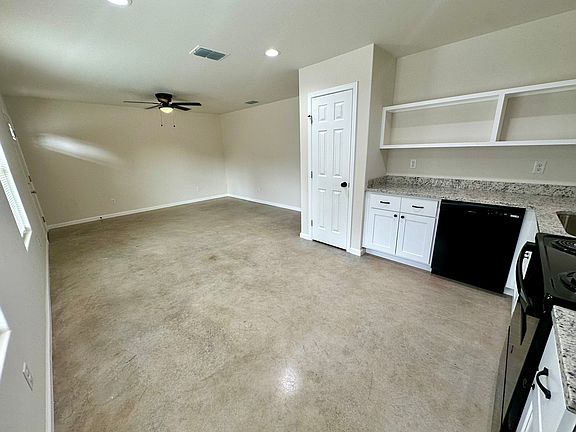 4th image of 505 Oaklane St