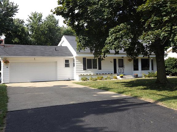 3rd image of 515 Larkspur Ave