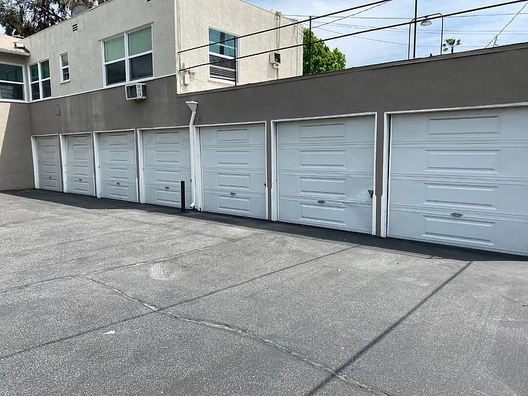701 S Louise St — Photo 4