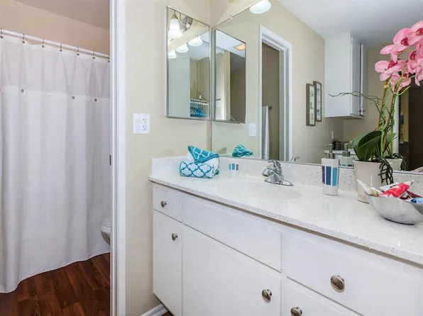 Sage Courtyard Apartments