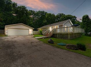 35W493 Riverside Dr, Saint Charles, IL 60174