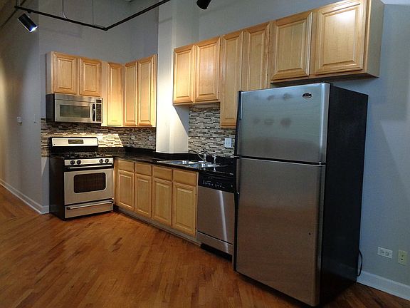 4th image of 4101 S Michigan Ave APT 216