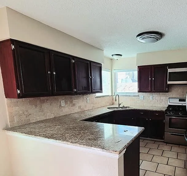 765 Colchester Dr — Photo 8