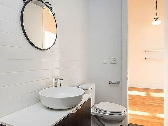 5th image of 949 Willoughby Ave APT 215
