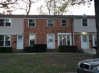 3114 Lynnwood Ct, Streamwood, IL 60107