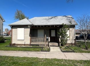 413 3rd St SW, Cedar Rapids, IA 52404