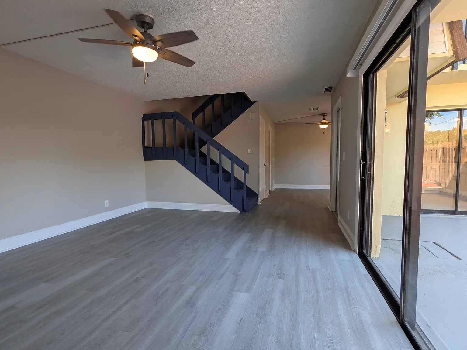 2 bed, 1.5 bath, 1236 sqft, $1,595 — Photo 4