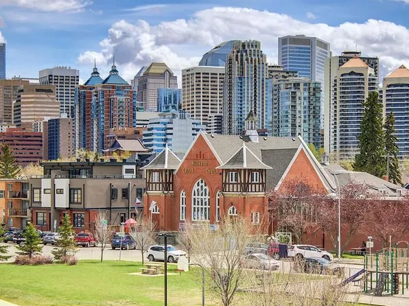 17 13th St NW #401, Calgary, AB T2N 1Z1
