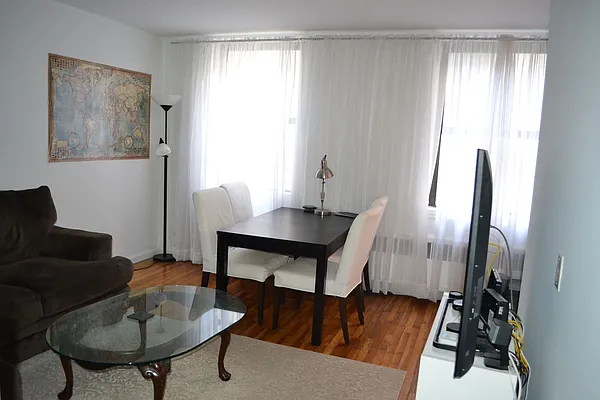 Rented by Tabak Real Estate | media 21