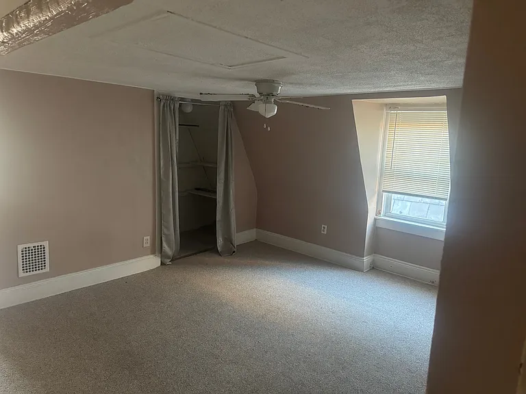 1942 Fairview Ave #2 — Photo 6