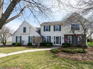 7729 W Stonewood Dr, Franklin, WI 53132