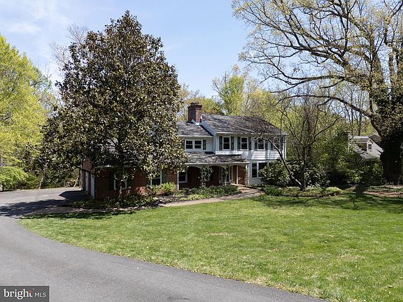 4th image of 2233 Jamaica Dr