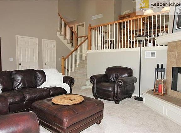 New Carpet and Paint Throughout!