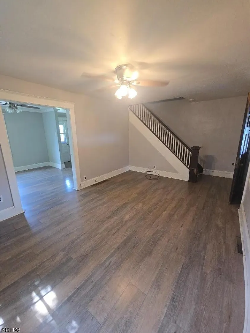 3 bed, 1.0 bath, $1,900 — Photo 3