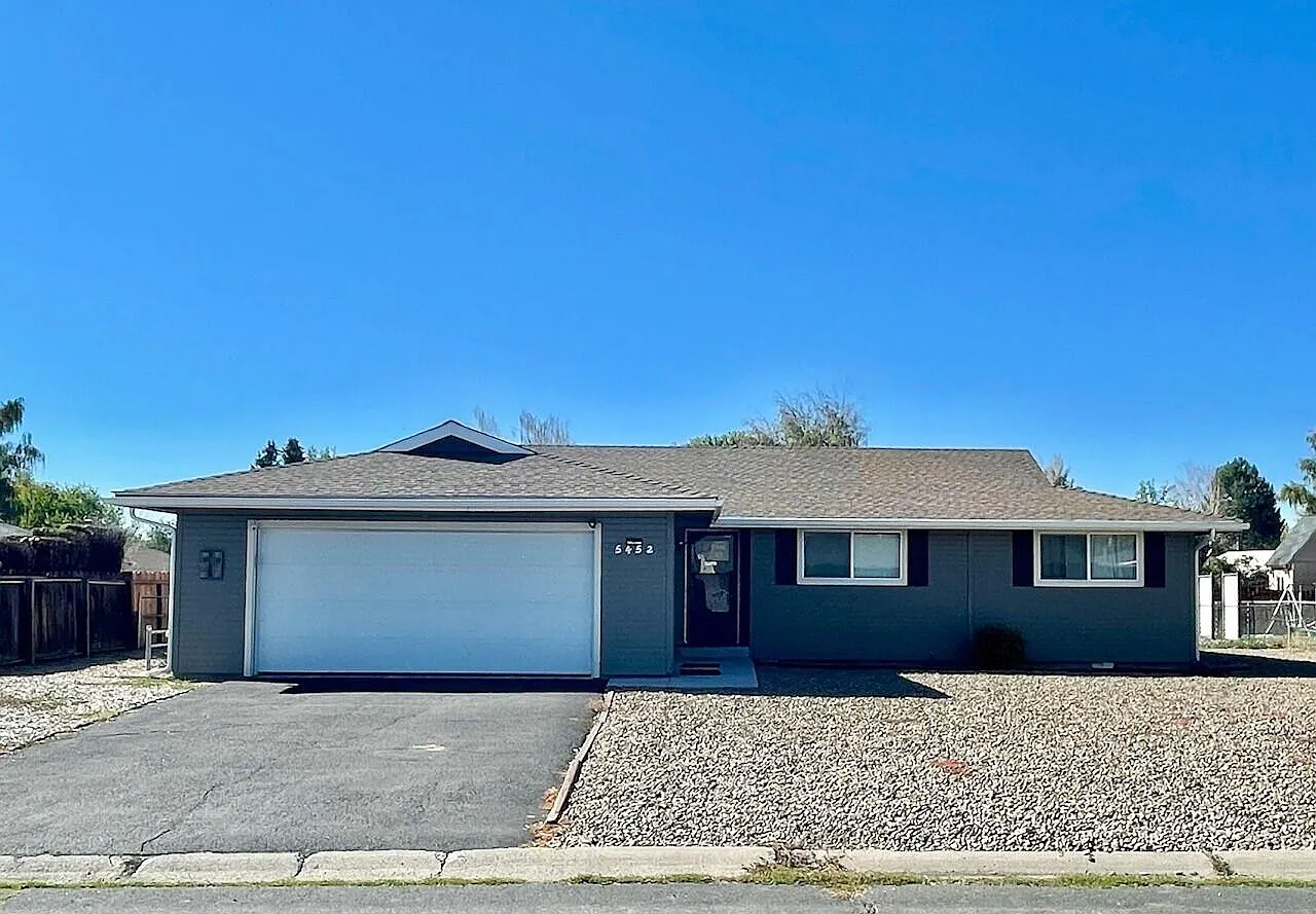 5452 Glenwood Dr photo 1