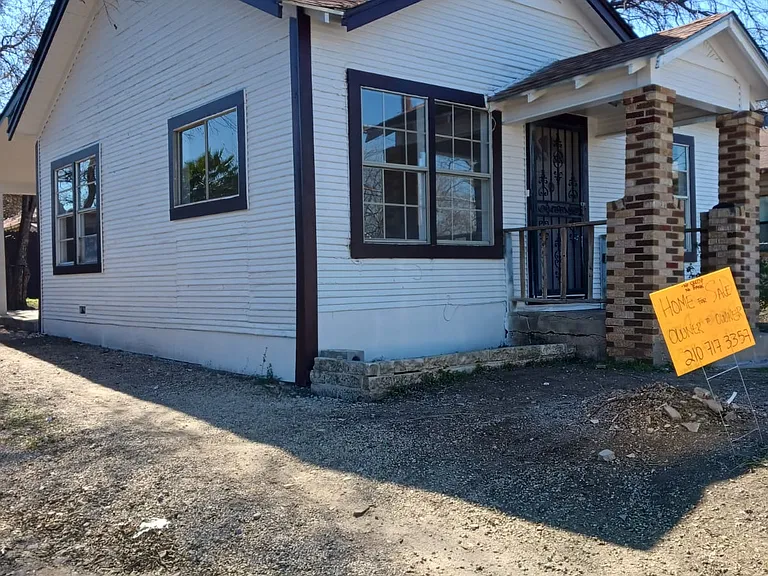 414 W Theo Ave — Photo 16